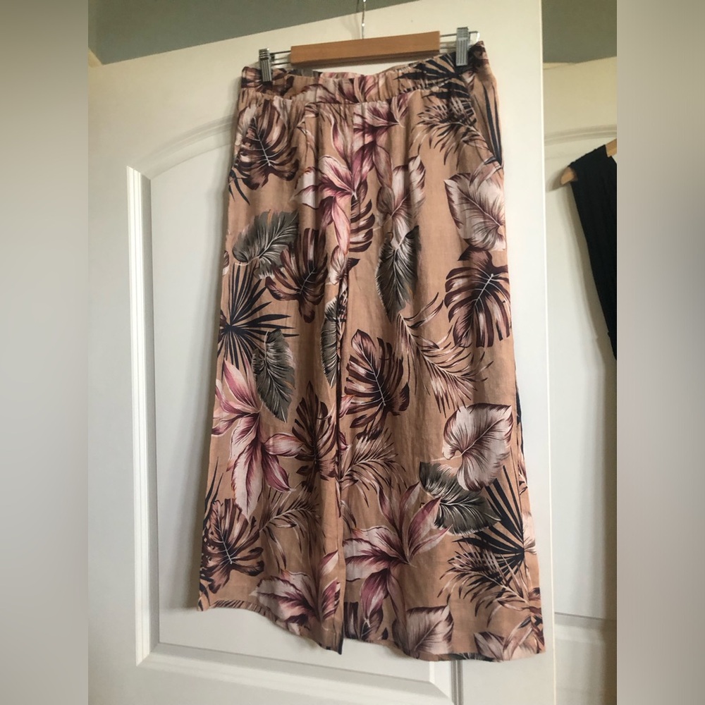 Ellie Tahiti tropical linen pants. Size medium. Brand new.